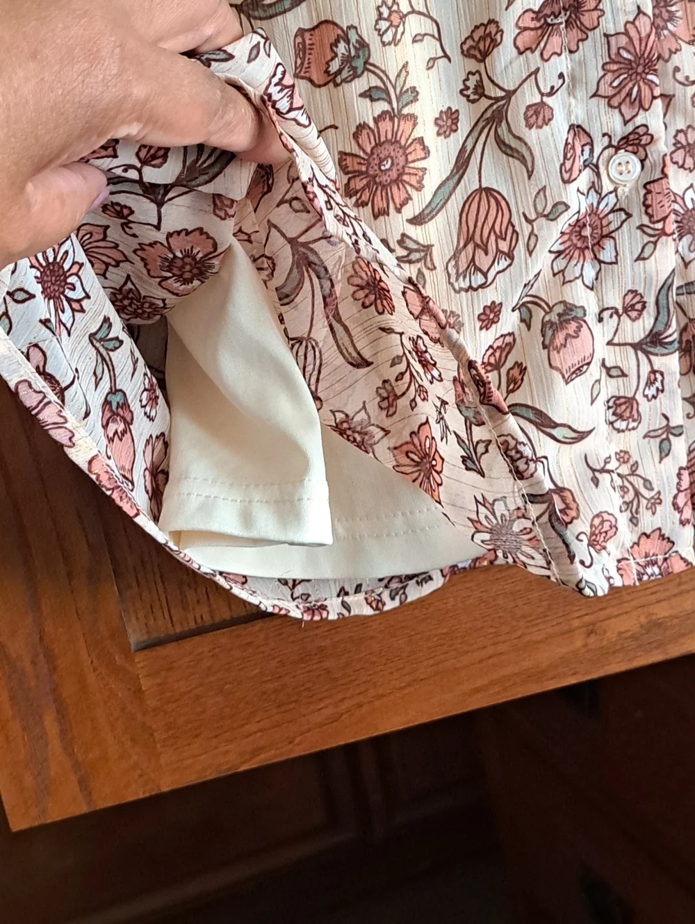 A Love Story Boho Floral Ruffle Neck Metallic Thread Blouse L - Picture 4 of 8